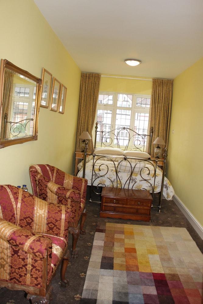 Bay Tree House Bed & Breakfast Barnet Exterior photo